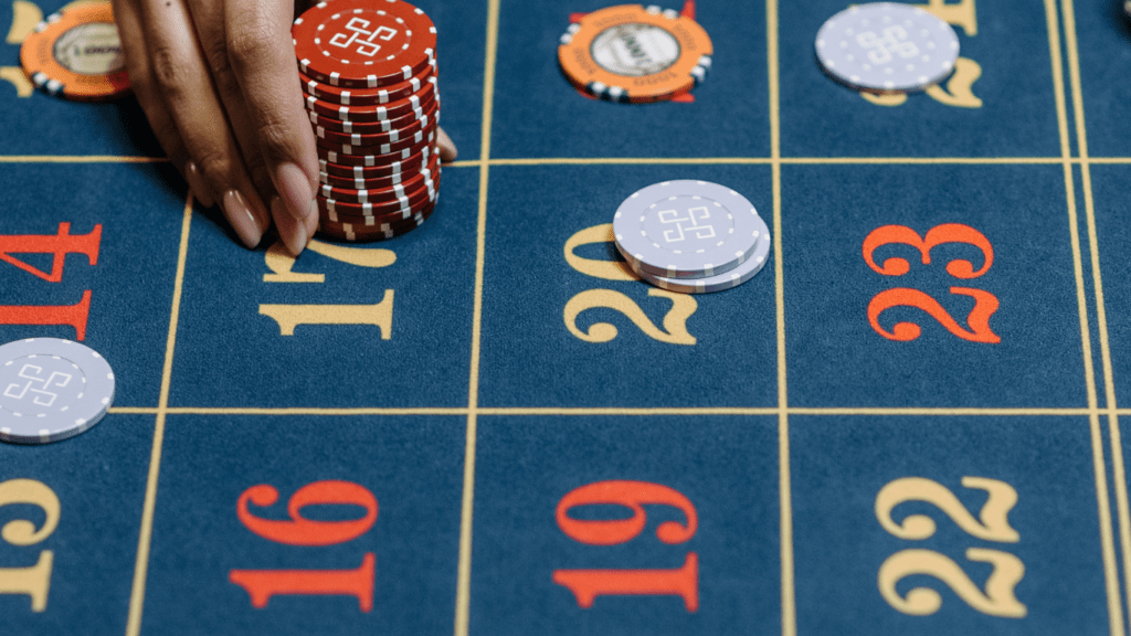 Playing in roulette table