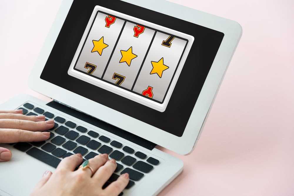 lotto slot machine jackpot win concept 1